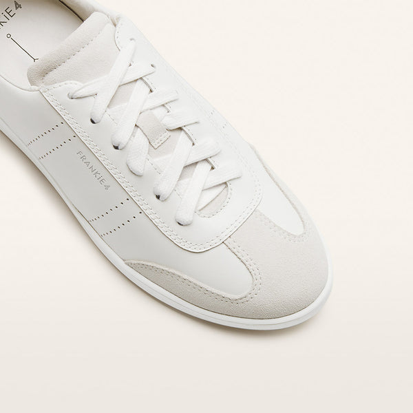 Drew White/Nutmeg