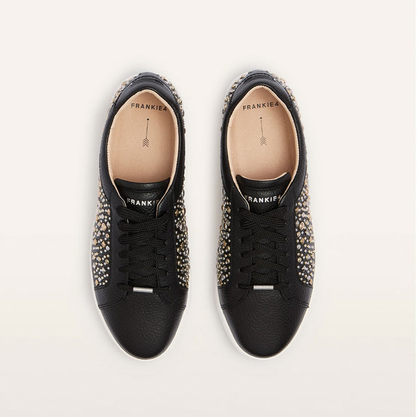 Mim V Black Rock Stud