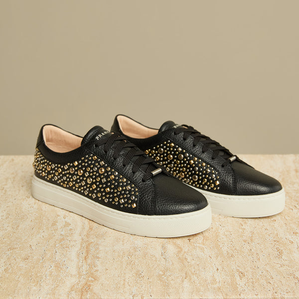 Mim V Black Rock Stud