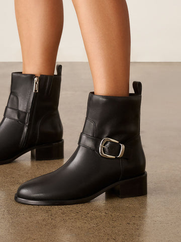 <p><em>Boots</em></p>