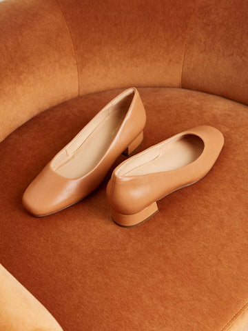 <p><em>Heels</em></p>