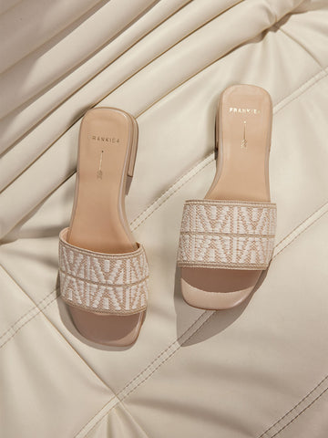 <p><em>Slides</em></p>