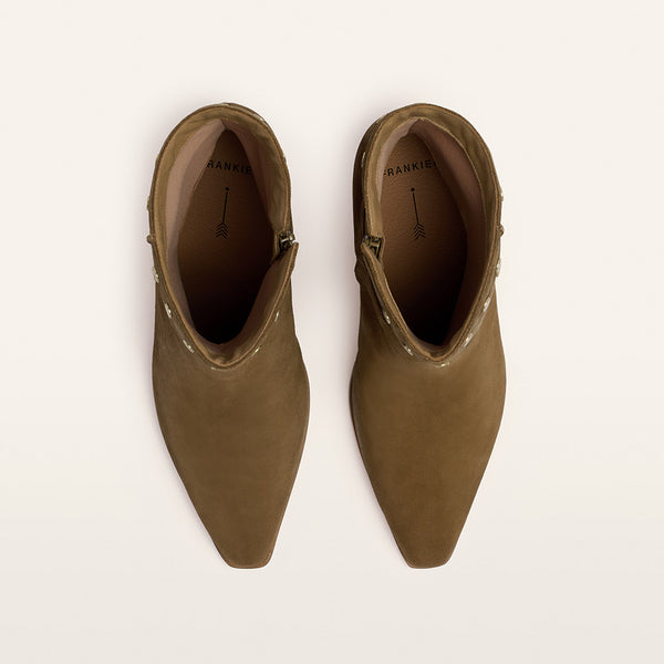 Reign Toffee Suede Stud