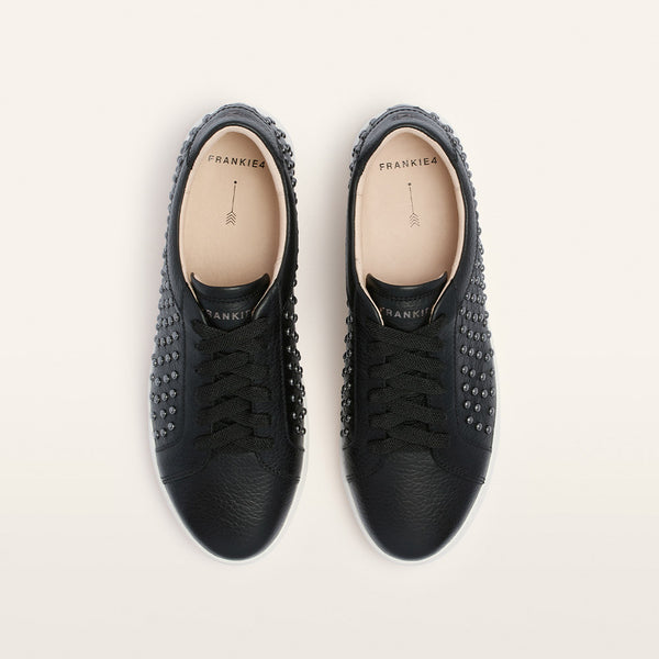 Mim V Black Stud
