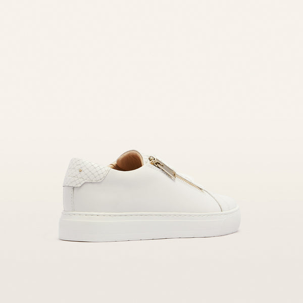 Billie II White