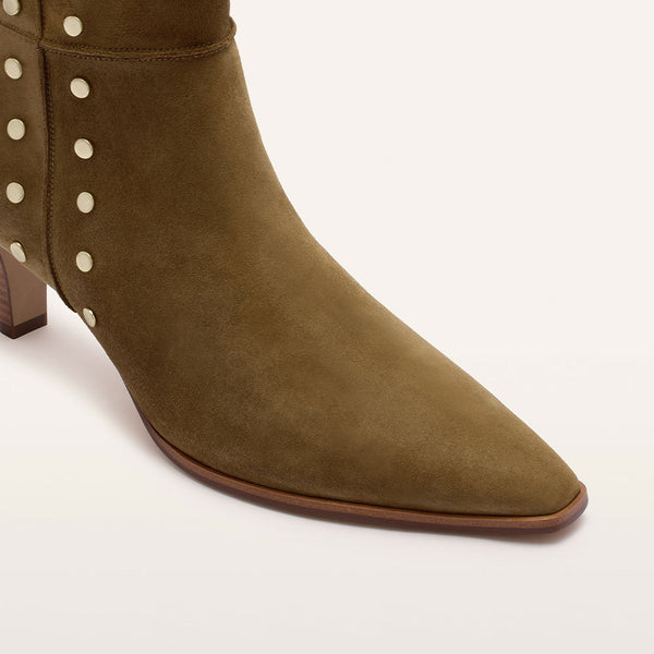 Reign Toffee Suede Stud