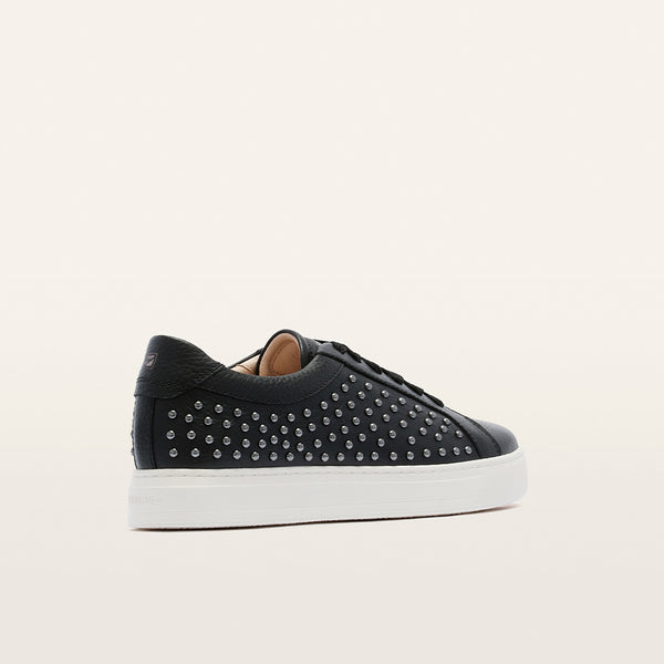 Mim V Black Stud