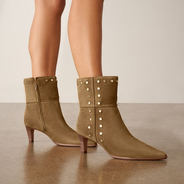 Reign Toffee Suede Stud