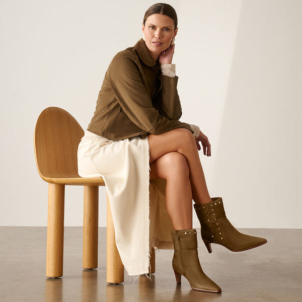 Reign Toffee Suede Stud