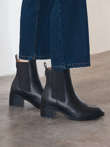 <p><em>Boots</em></p>