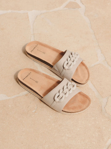 <p><em>Slides</em></p>
