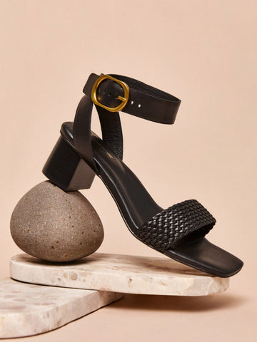<p><em>Heels</em></p>