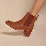 <p>Boots</p>