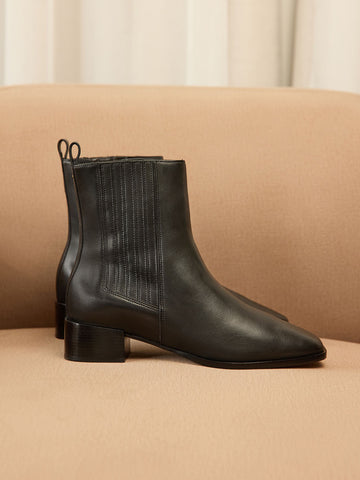 <p><em>Boots</em></p>
